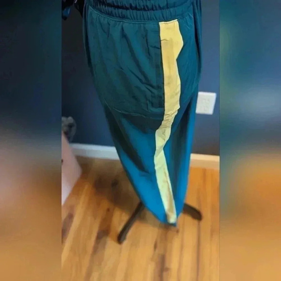 Tek Gear Zipper-Hem Women's Woven Track Pants (EUC) - Picture 6 of 13